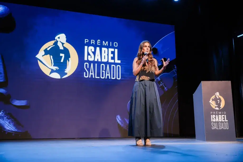 Carol Barcellos apresenta o Prêmio Isabel Salgado